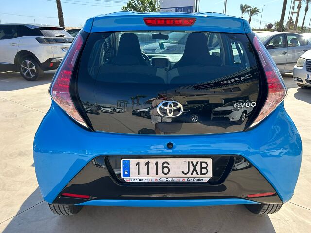 TOYOTA AYGO 1.0 XPLAY SPANISH LHD IN SPAIN 25000 MILES SUPERB 2017